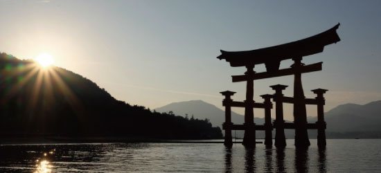 厳島神社と夕日